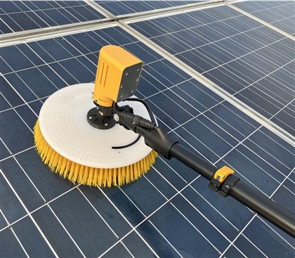 Escova de limpeza de painel solar de cabeça única girada